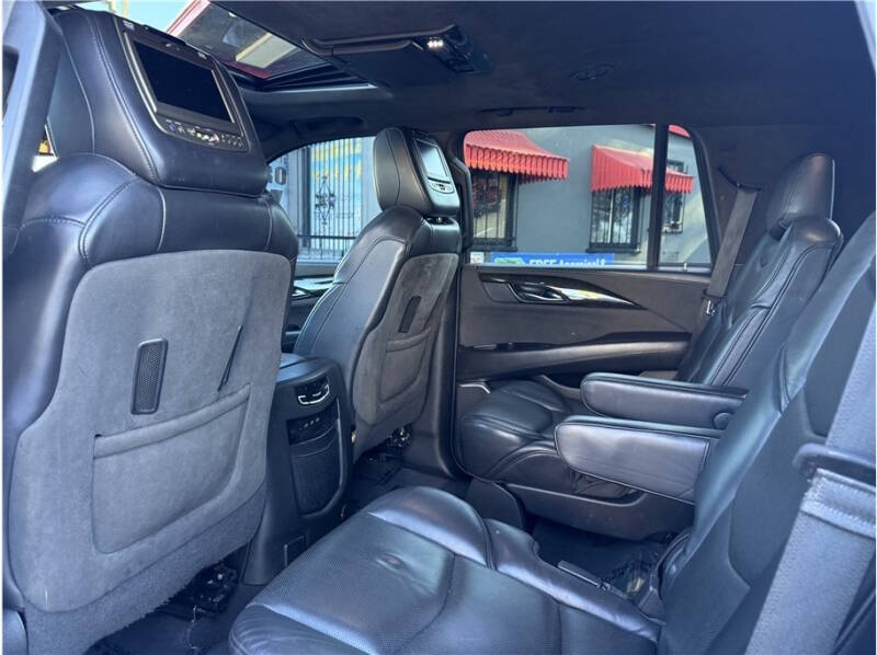 2019 Cadillac Escalade Platinum