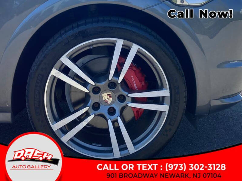 2013 Porsche Cayenne GTS