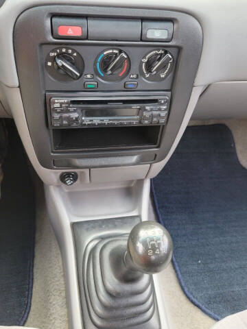 1996 Nissan Sentra for sale at CLEAR CHOICE AUTOMOTIVE in Milwaukie OR