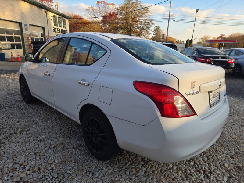 2012 Nissan Versa 1.6 SV