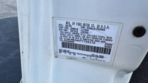 1996 Lincoln Town Car Executive