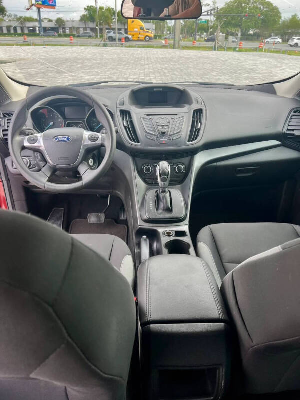 2016 Ford Escape S
