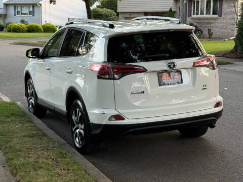 2016 Toyota RAV4 LE