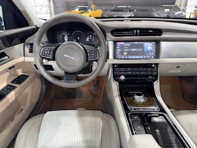 2016 Jaguar XF 35t Prestige