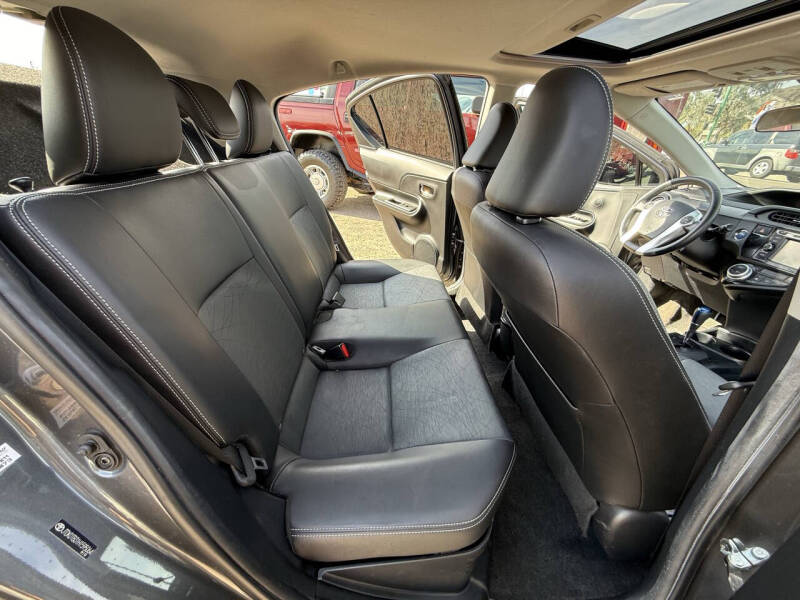 2017 Toyota Prius c Three