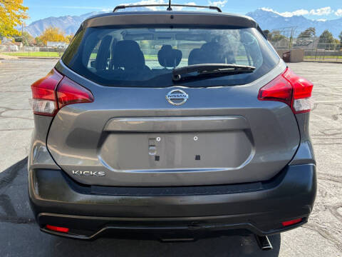2019 Nissan Kicks S
