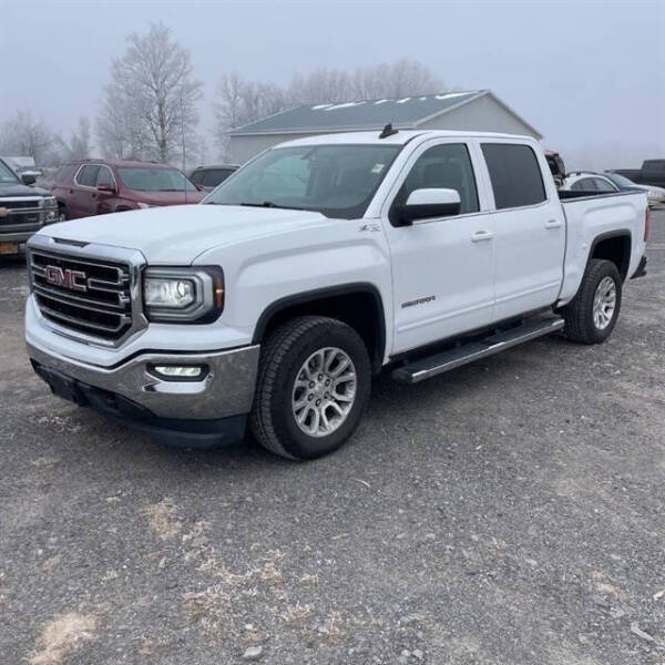2017 GMC Sierra 4WD Crew Cab Short Box SLE's photo