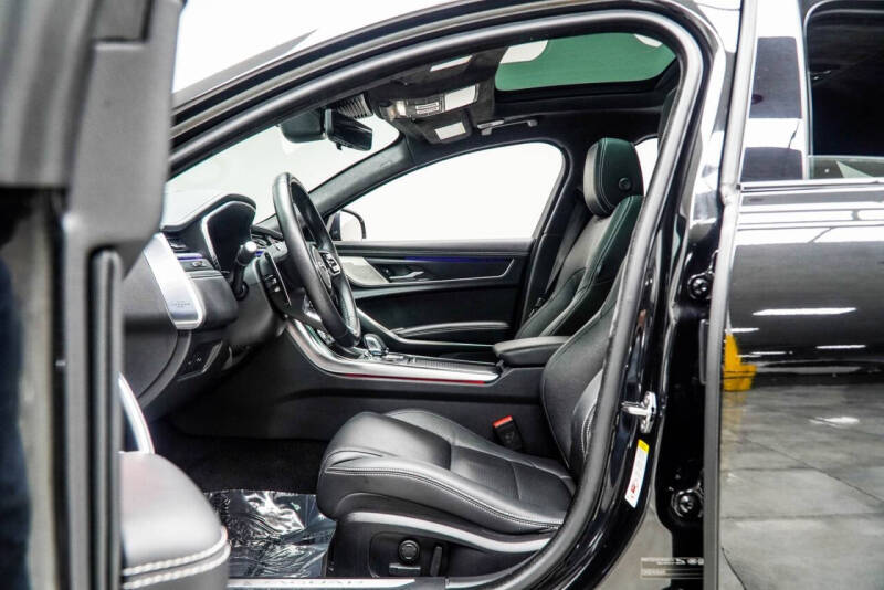 2024 Jaguar XF P300 R-Dynamic SE