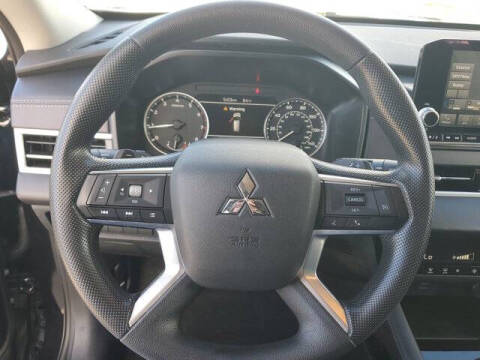 2024 Mitsubishi Outlander ES