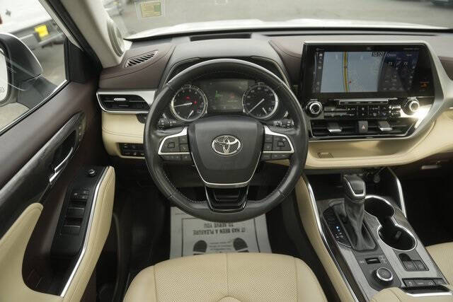 2022 Toyota Highlander Platinum