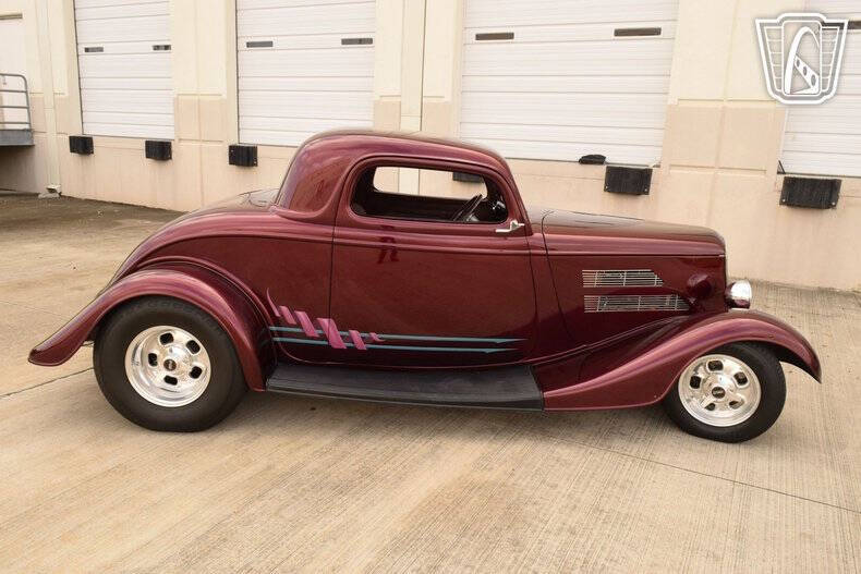 1933 Ford Model 18