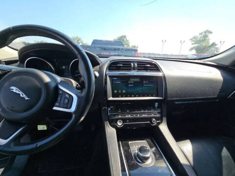 2020 Jaguar F-PACE 30t Prestige