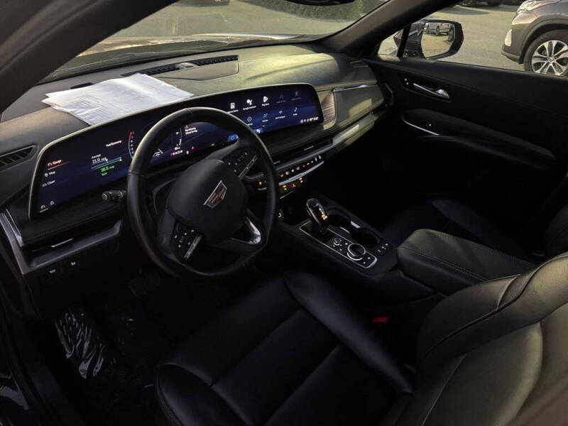 2025 Cadillac XT4 Premium Luxury