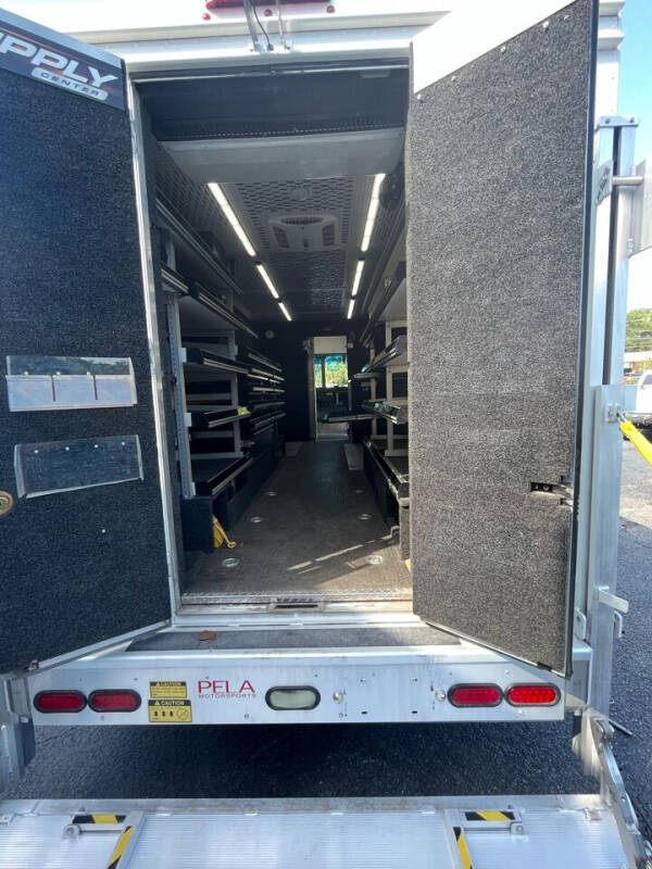 2017 Freightliner MT45 Chassis