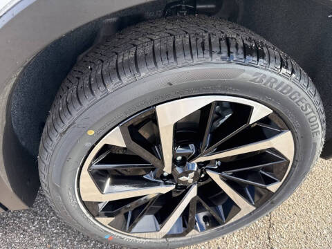 2025 Mitsubishi Outlander PHEV SE