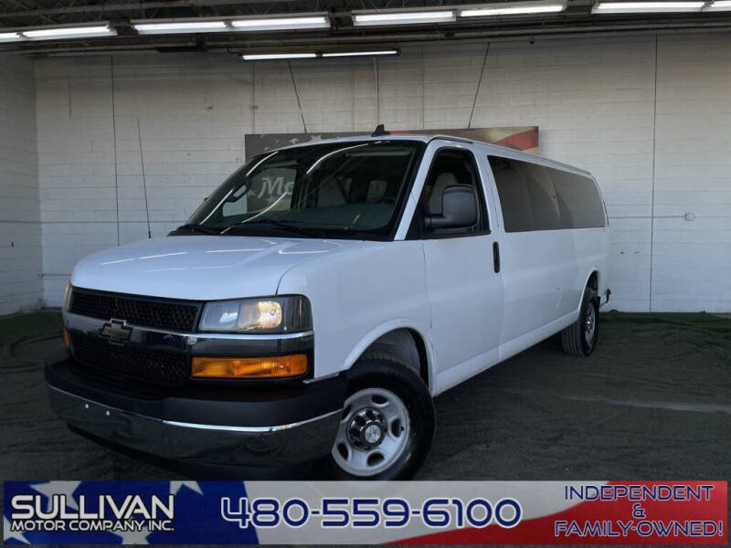 2017 Chevrolet Express Passenger LS's photo
