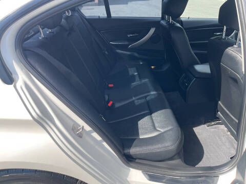 2015 BMW 3 Series 320i