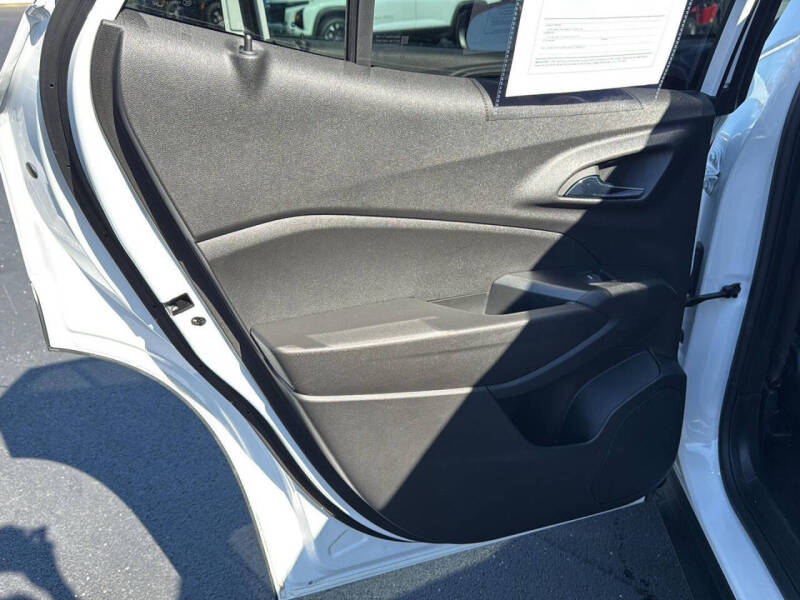 2025 Chevrolet Trax LS