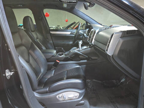 2013 Porsche Cayenne GTS