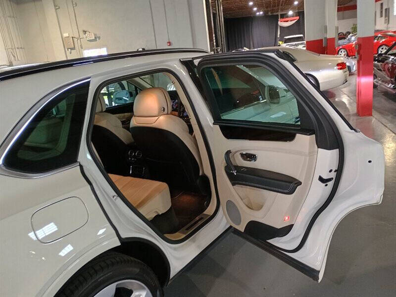 2019 Bentley Bentayga 70