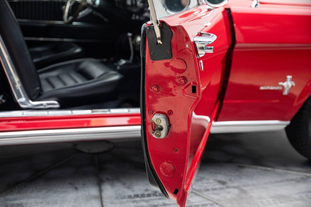 1965 Ford Mustang 108