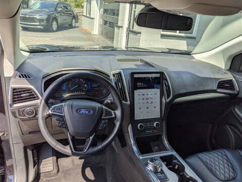 2024 Ford Edge Titanium