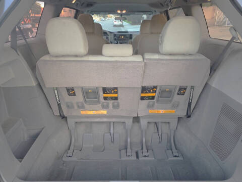 2013 Toyota Sienna L 7-Passenger