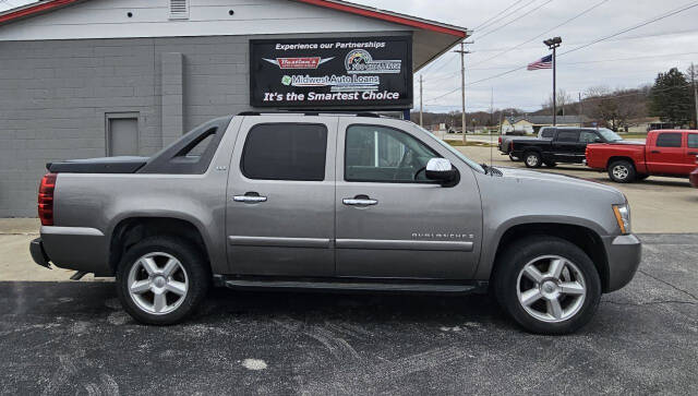 2007 Chevrolet Avalanche for sale at Midwest Auto Loans in Davenport, IA