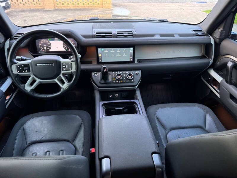 2020 Land Rover Defender 110 SE