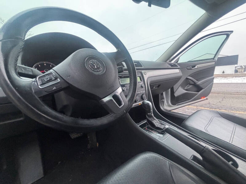 2014 Volkswagen Passat 1.8T Wolfsburg Edition PZEV