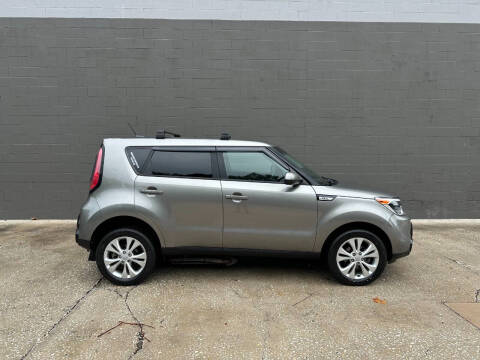 2016 Kia Soul +