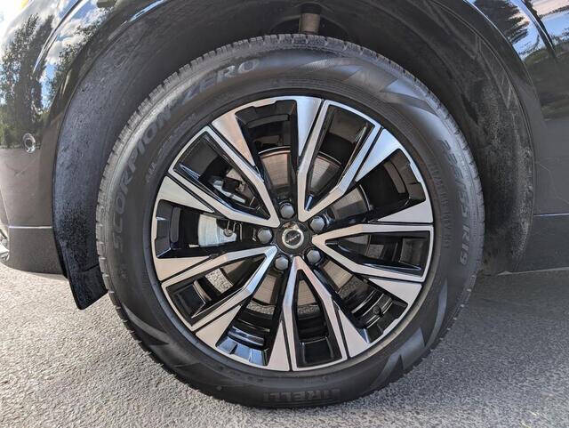 2025 Volvo XC60 B5 Plus Dark Theme