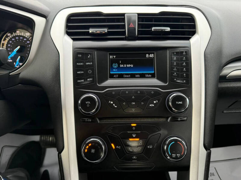 2015 Ford Fusion SE