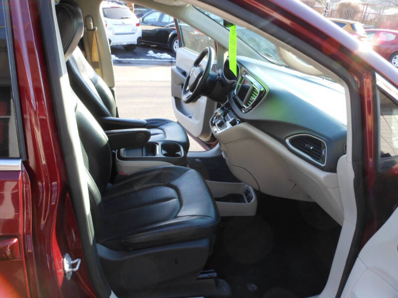 2020 Chrysler Voyager LXi