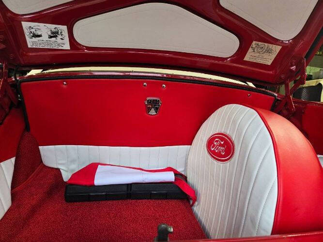1953 Ford Sunliner