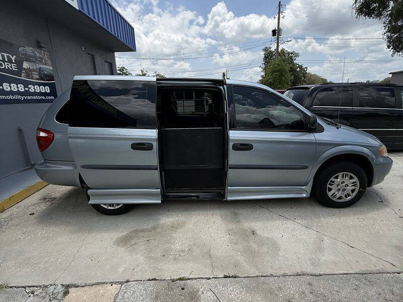 2004 Dodge Grand Caravan SE