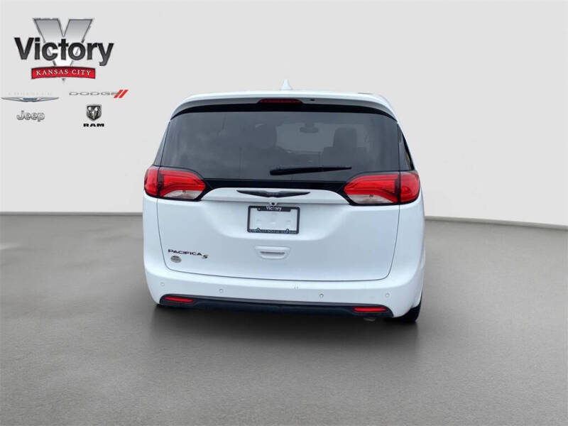 2020 Chrysler Pacifica Touring