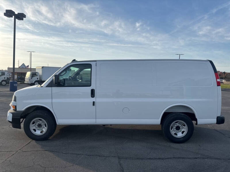 2025 Chevrolet Express 2500