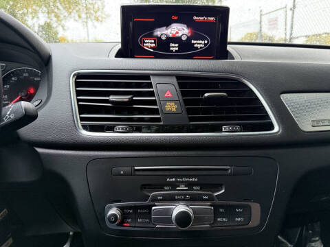 2017 Audi Q3 2.0T quattro Premium Plus