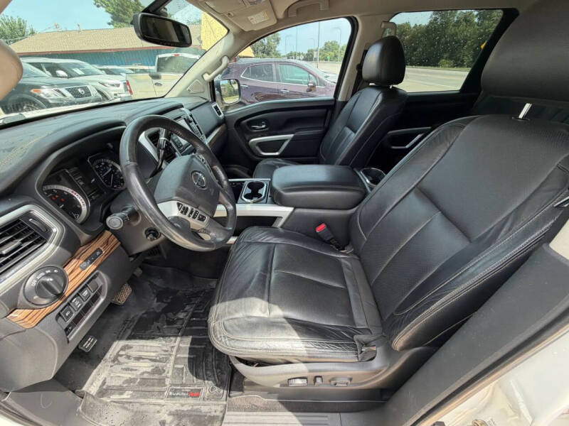 2017 Nissan Titan