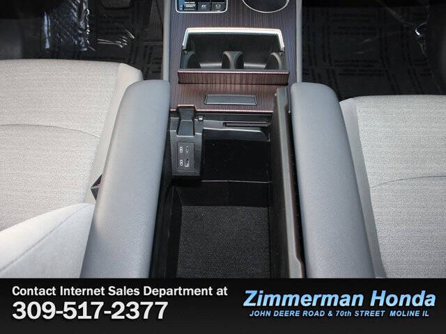 2021 Toyota Sienna LE 8-Passenger