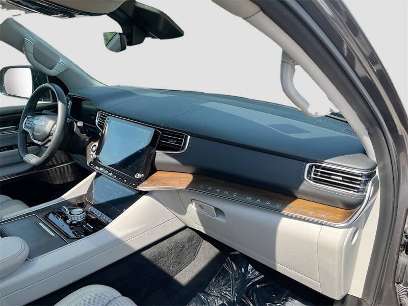 2023 Jeep Grand Wagoneer