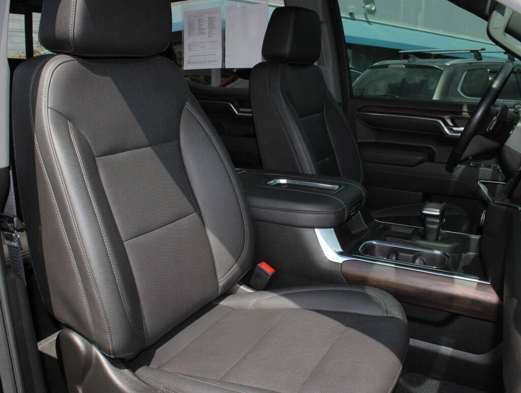 2022 GMC Sierra 1500  - $56,995