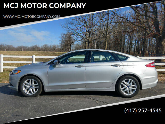 2016 Ford Fusion SE's photo