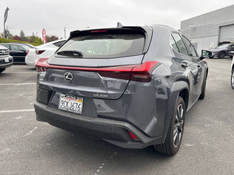 2022 Lexus UX 200