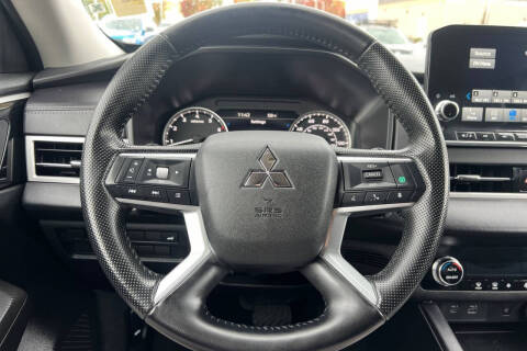 2024 Mitsubishi Outlander SE