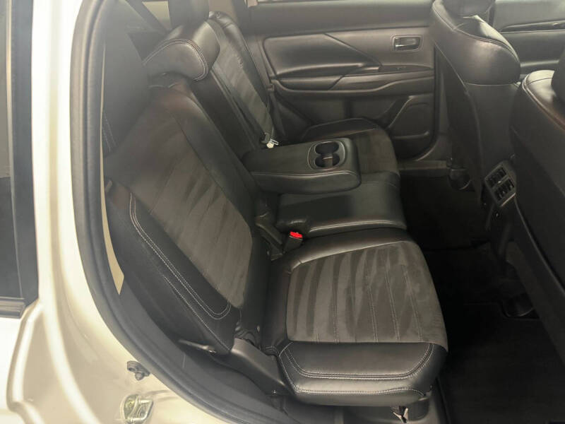 2019 Mitsubishi Outlander SE