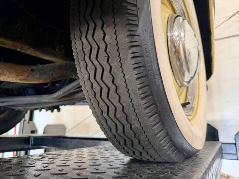 1948 Ford Super Deluxe