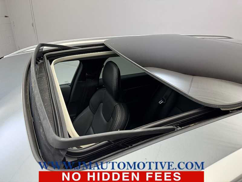 2019 Volvo V90 Cross Country T5