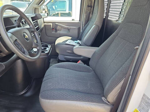 2024 Chevrolet Express 2500